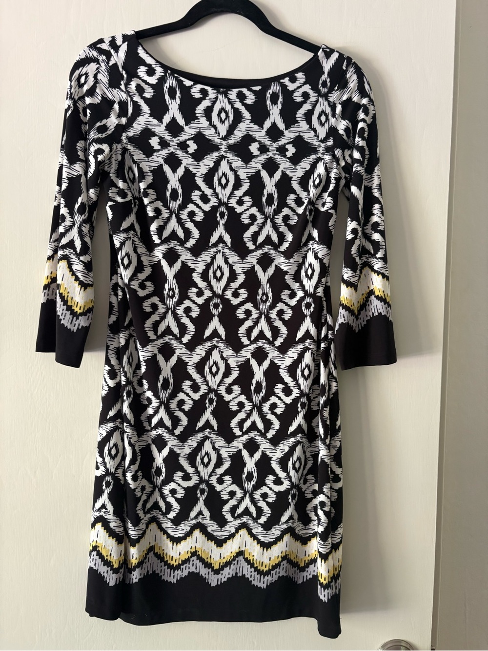 Lucy & Laurel Black and White Patterned Long Sleeve Dress with Yellow Trim